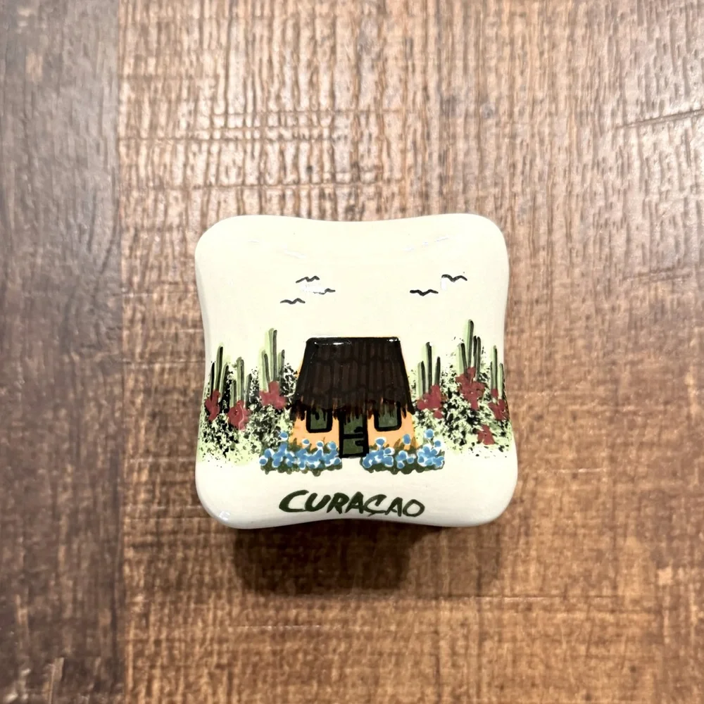 Curaco ceramic jewelry box